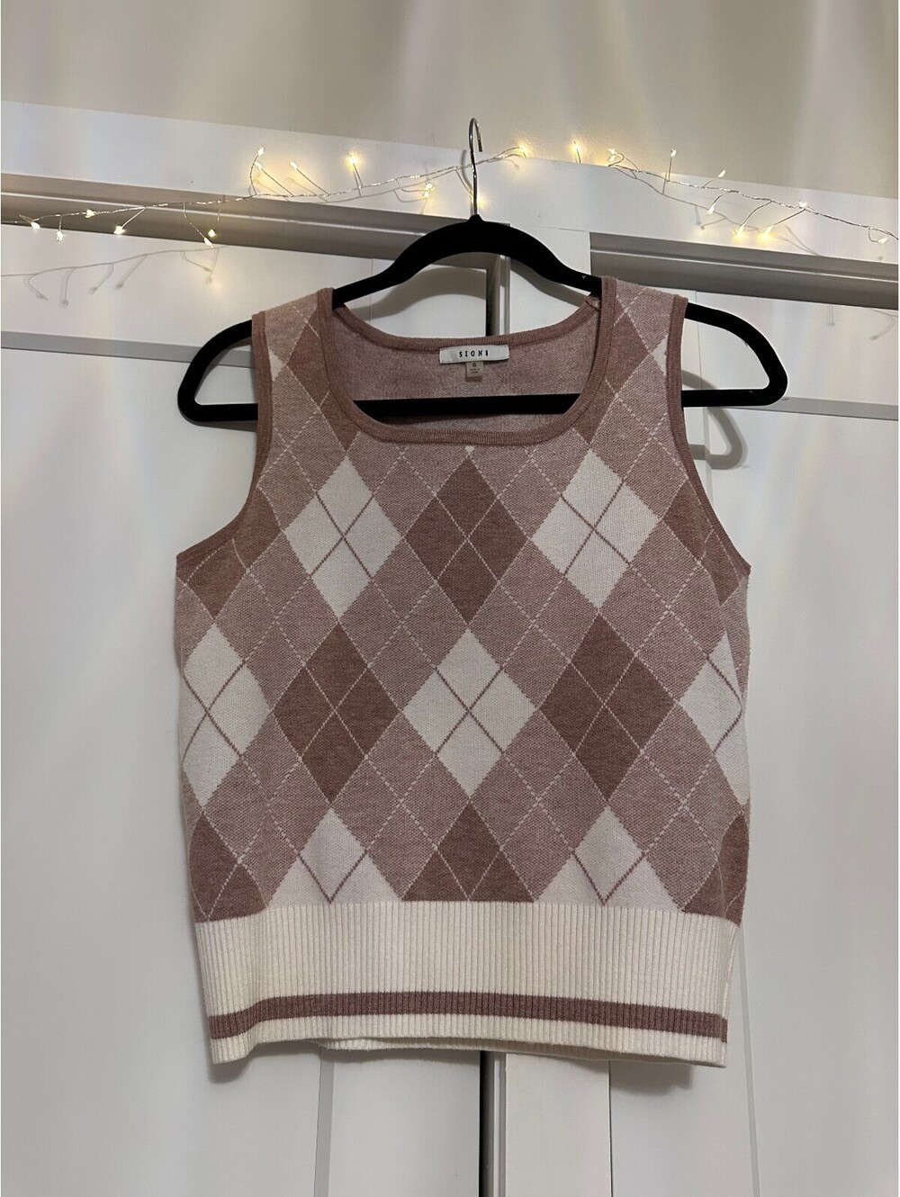 Sioni Argyle Pattern Knit Sweater Vest Size Small